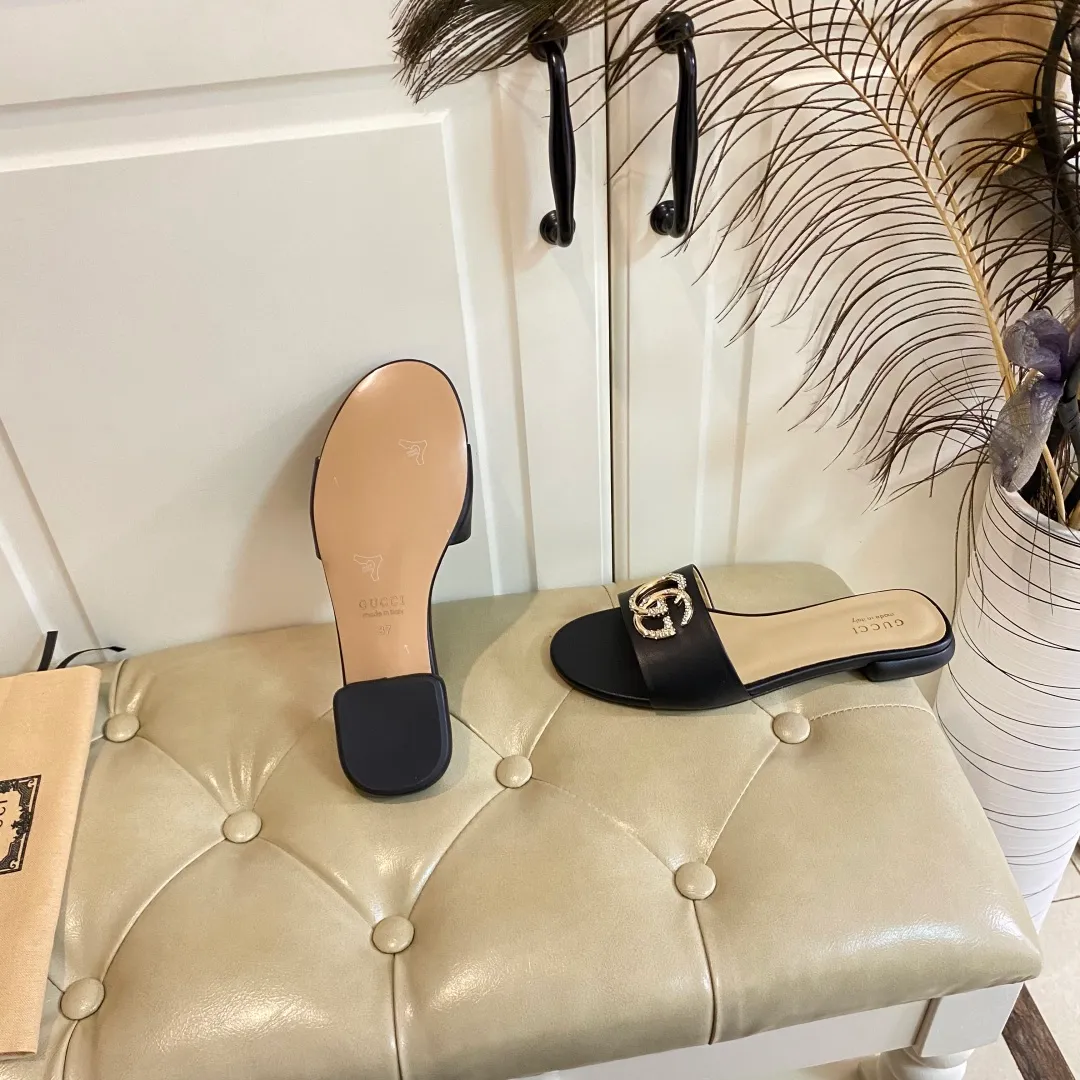 👟👟Ex-factory price 420👟👟, new Gucci slippers, cowhide surface, sheepskin lining, sizes 35-42 (custom-made sizes 43 and 44 are non-refundable)